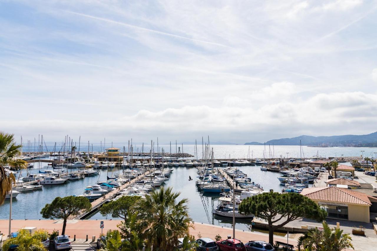 Le Rabelais Hotel Le Lavandou Bagian luar foto