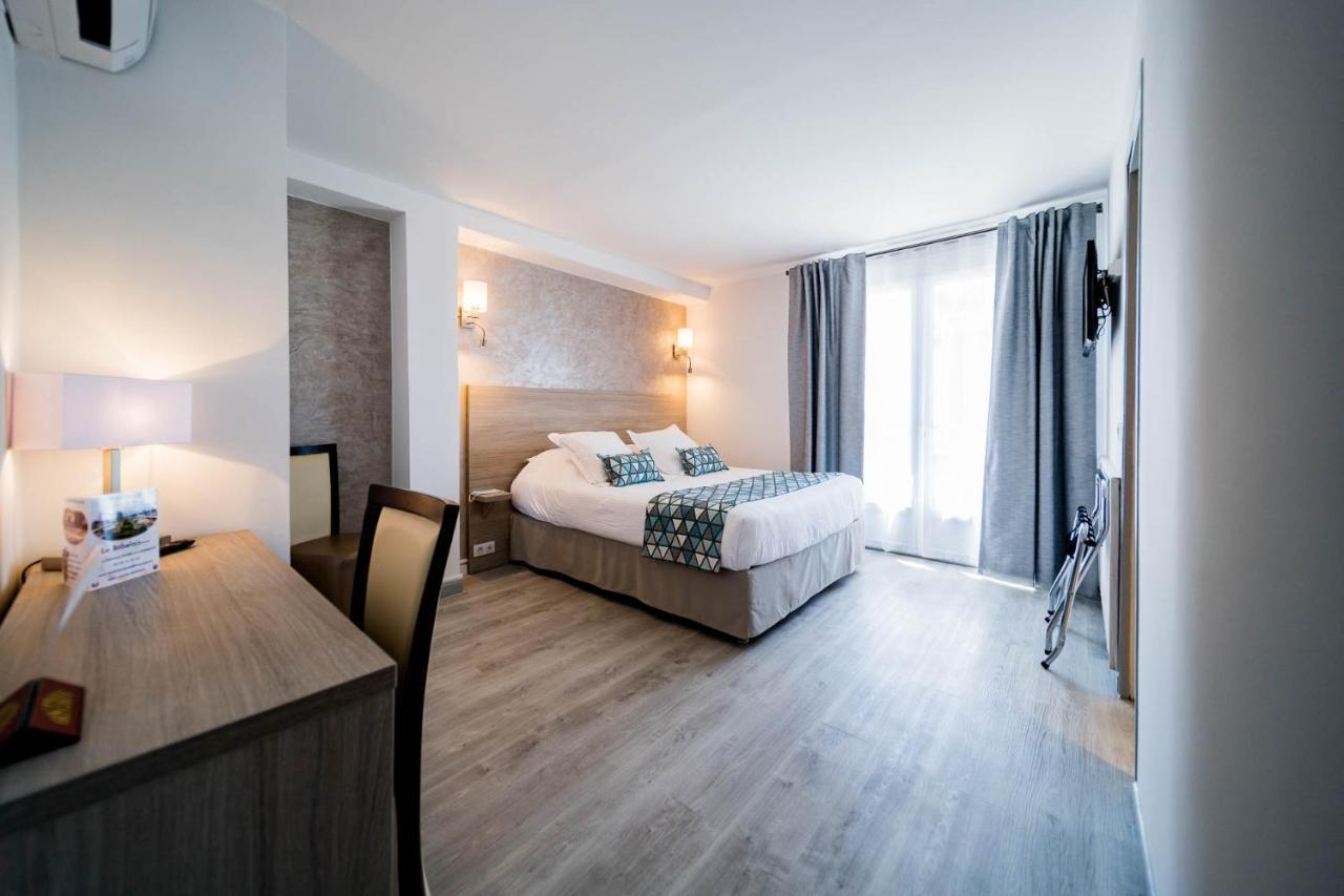 Le Rabelais Hotel Le Lavandou Bagian luar foto