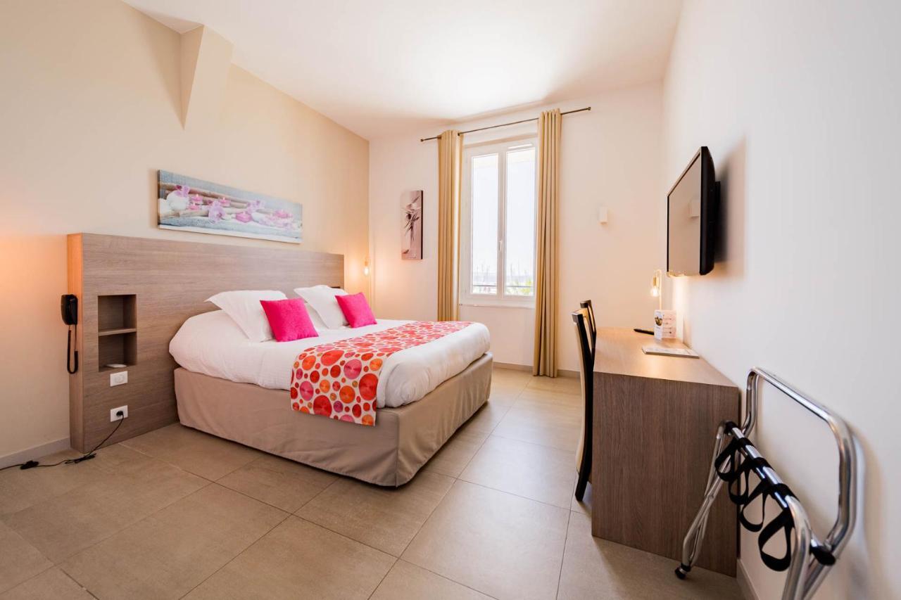 Le Rabelais Hotel Le Lavandou Bagian luar foto