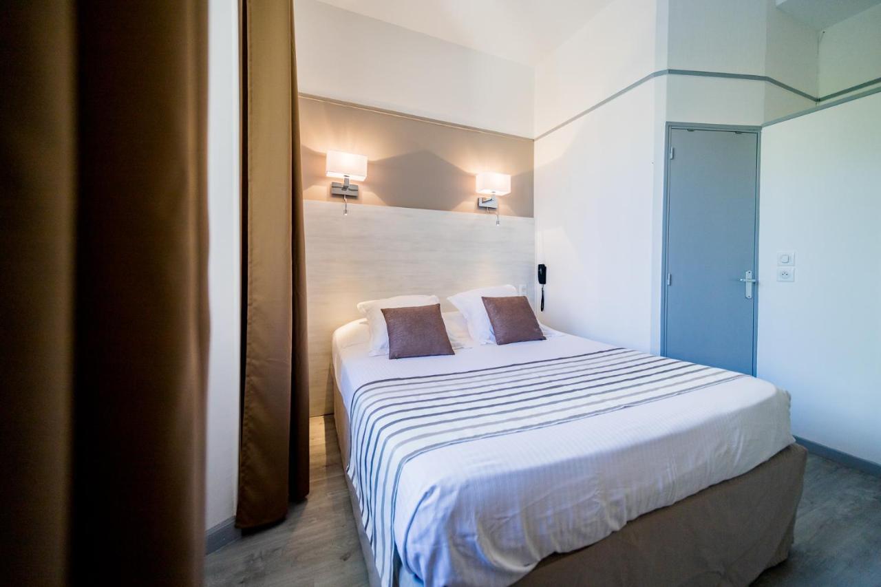 Le Rabelais Hotel Le Lavandou Bagian luar foto