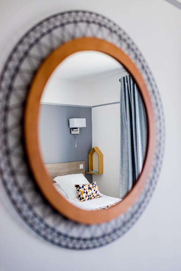 Le Rabelais Hotel Le Lavandou Bagian luar foto