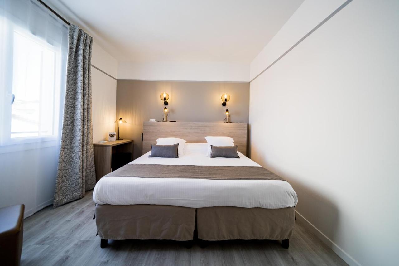 Le Rabelais Hotel Le Lavandou Bagian luar foto